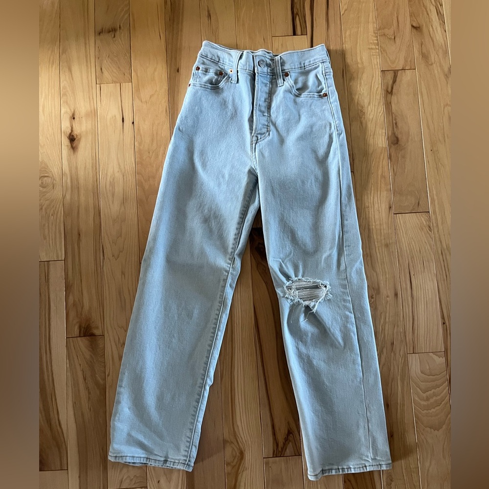 Levi's Women's Ribcage Straight Ankle Jeans